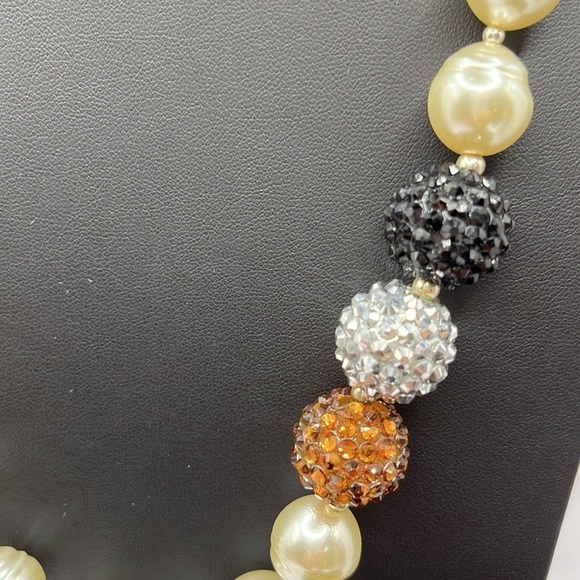 Faux Pearl & Rhinestones matching Necklace & Bracelet Elegant, Classy Big Bold - Picture 10 of 11